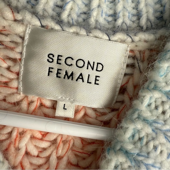 Second Female Size L Elsa Knitted Vest in Brunnera Blue - Picture 5 of 8